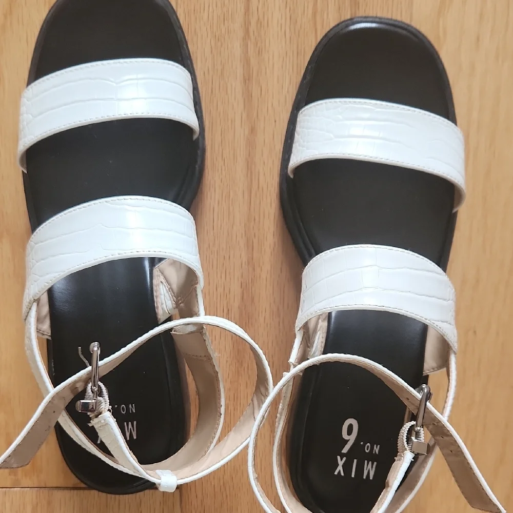 Mix No. 6 Black and White Platform Sandals Size 10 M